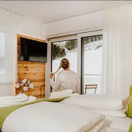 Апартаменти Almnest