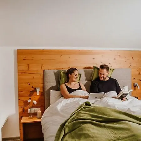 Апартаменти Almnest *