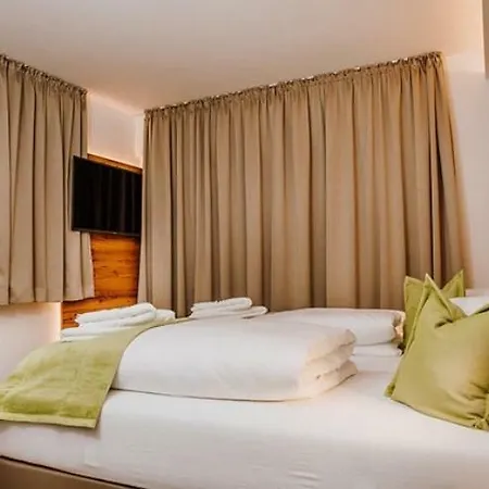 Almnest Apartment *