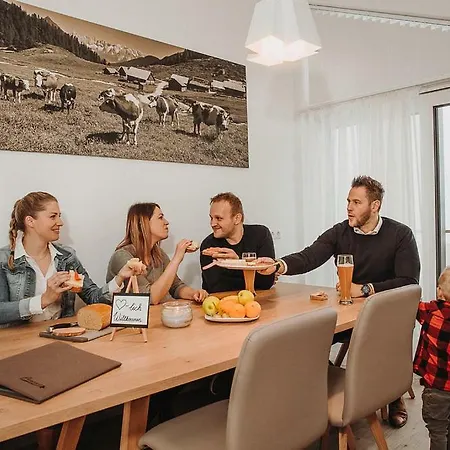 Апартаменти Almnest *