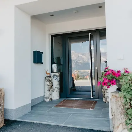 Апартаменти Almnest *